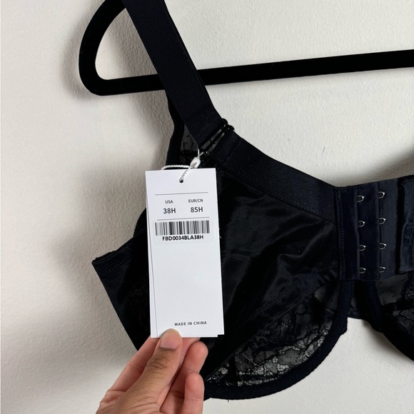 38H Enchante Black Lace Underwire Bra NWT - Picture 3 of 5